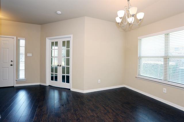 Building Photo - 708 Silver Moon Dr