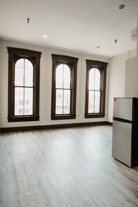 Building Photo - 16 S Jackson St