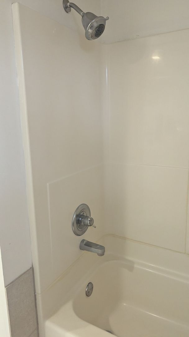 Building Photo - 1400 13th Ave NE