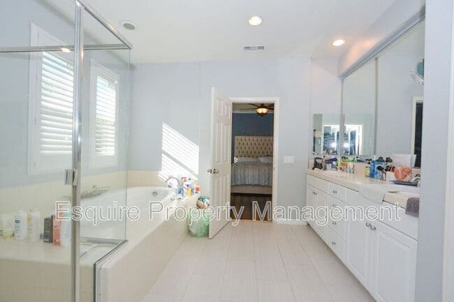 Building Photo - 3750 Golden Pond Dr