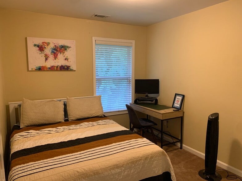 Building Photo - 3369 Marla Blvd NW