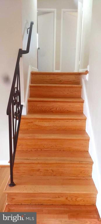 Building Photo - 9820 Inglemere Dr