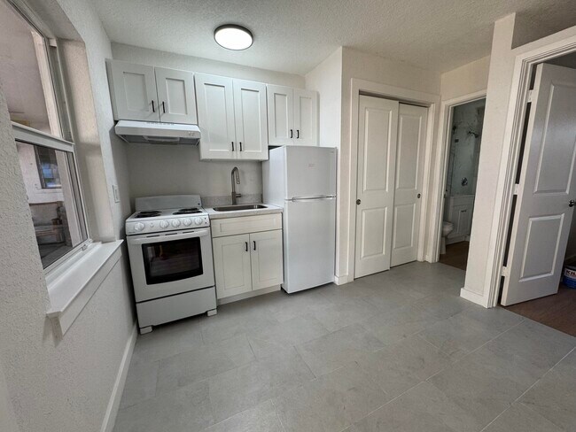 Building Photo - 110 Cascade Ln