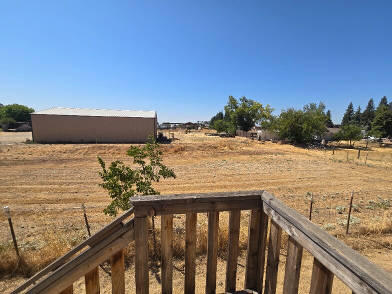 Building Photo - 16736 Anaconda Rd