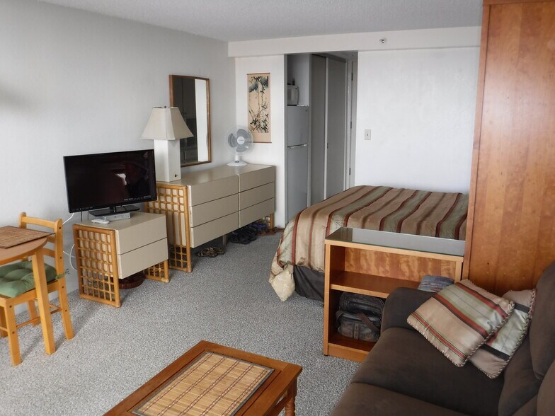 Building Photo - 445 Seaside Ave