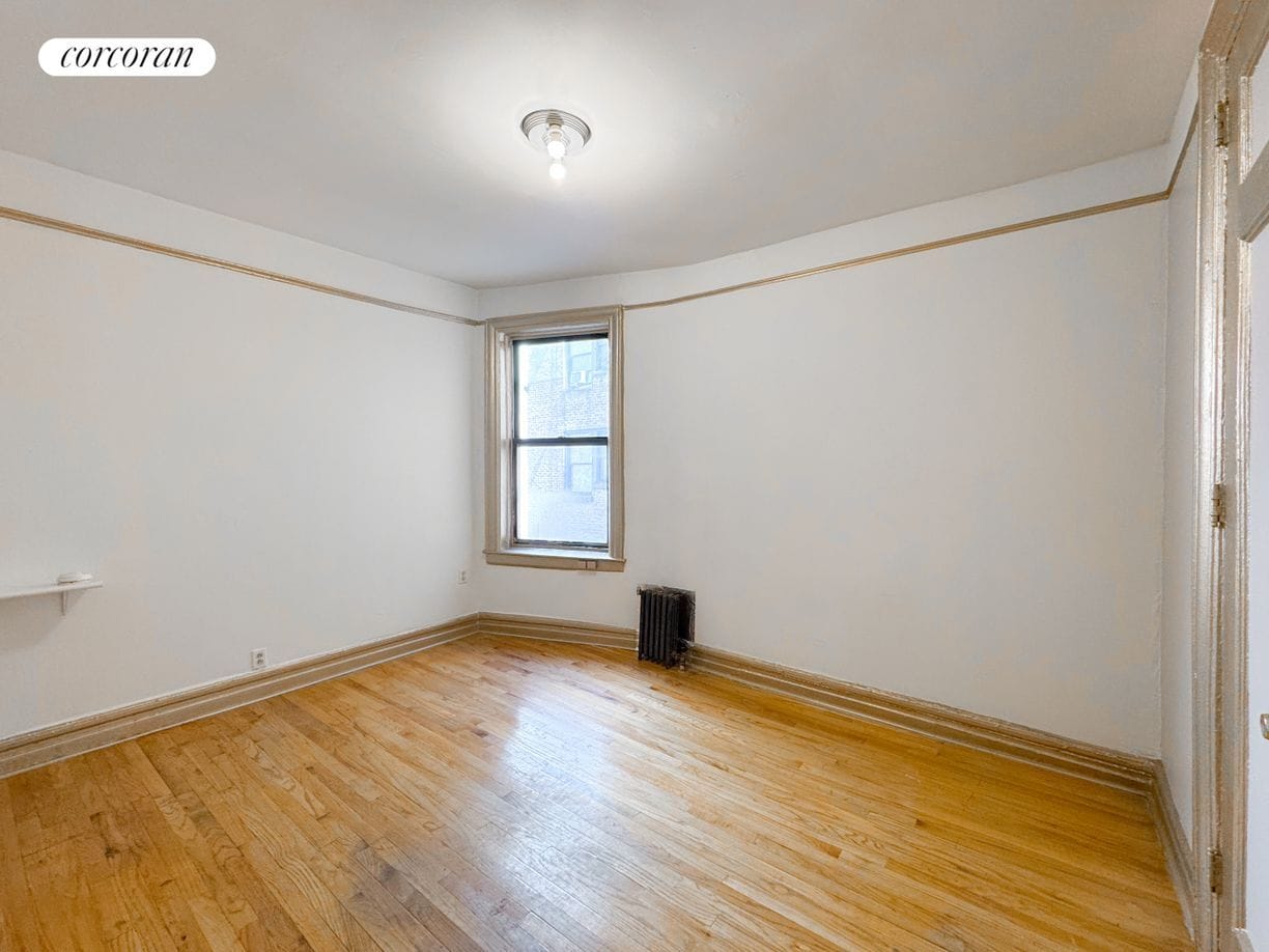Building Photo - 665 W 160th St