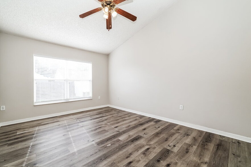 Building Photo - 6215 Cannoli Pl