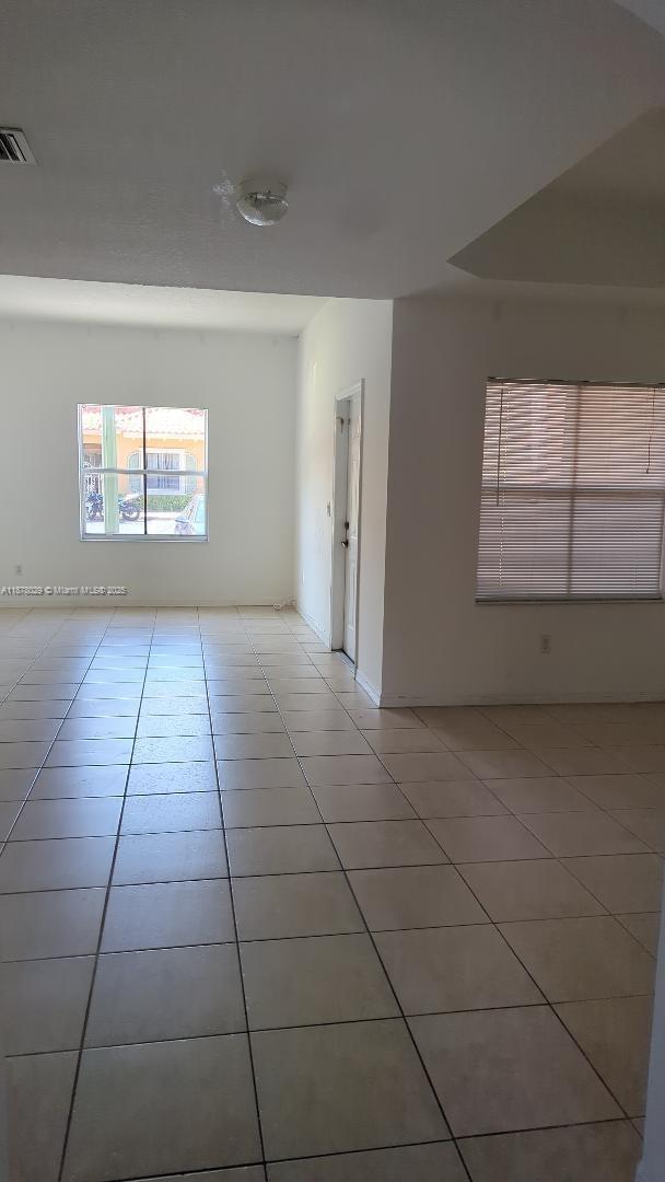 Building Photo - 4960 Windward Way