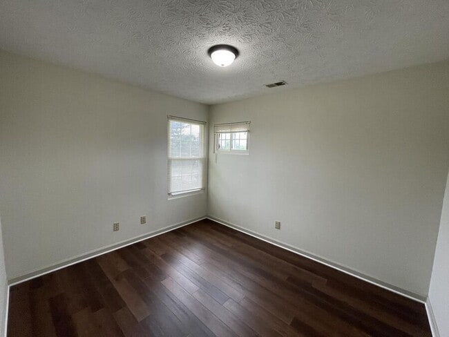 Building Photo - 100 Coconut Grove Dr