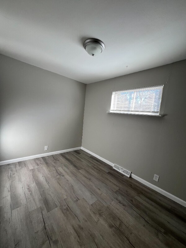 Building Photo - 10180 Count Dr