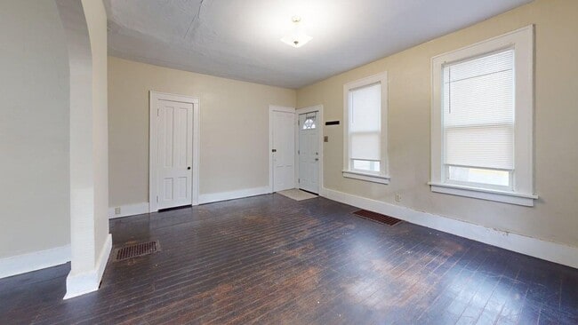 Building Photo - Old Town Charm