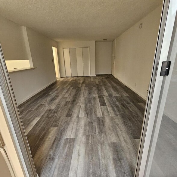 Building Photo - Balboa Palms Apartments