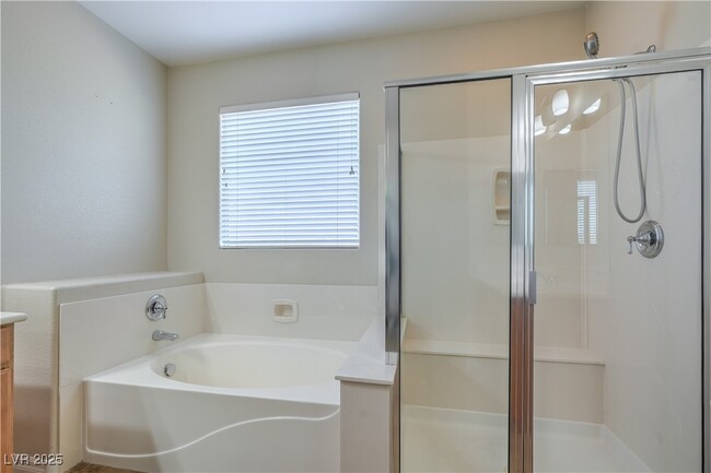 Building Photo - 2464 Sturrock Dr