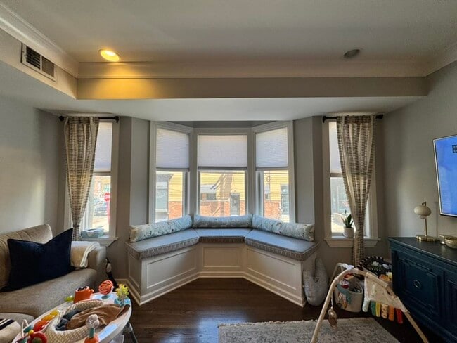 Building Photo - 531 Jefferson St