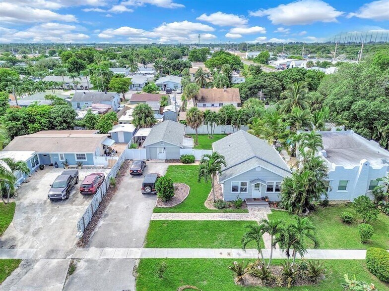 Primary Photo - 524 Palmetto St