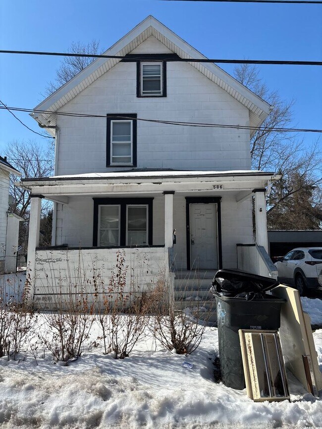 Building Photo - 3bd Single Akron Cash Pay/Section 8