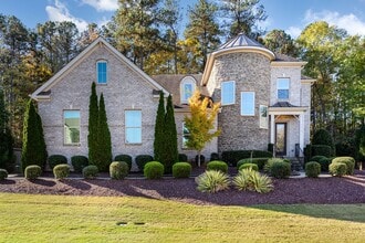Building Photo - Stunning 5-Bedroom, 5-Bathroom Home with Chef's Kitchen and Luxurious Features