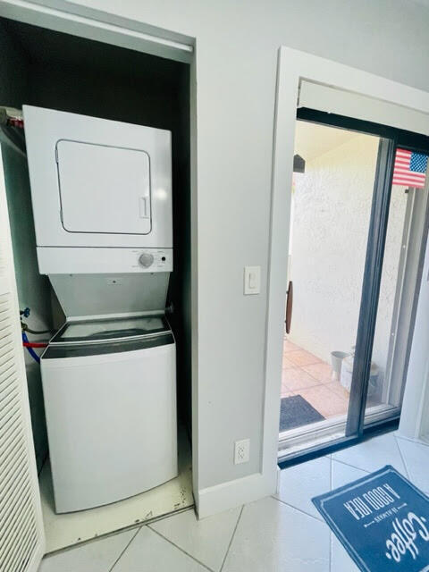 Building Photo - 5571 Courtyard Dr