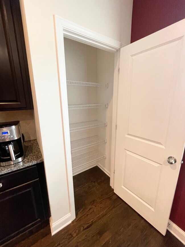 Pantry #1 - 4697 Pine St SE