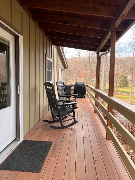 Building Photo - 42085 Sweet Spring Ln