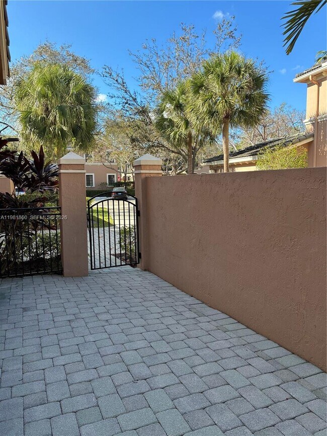 Building Photo - 2757 Center Ct Dr