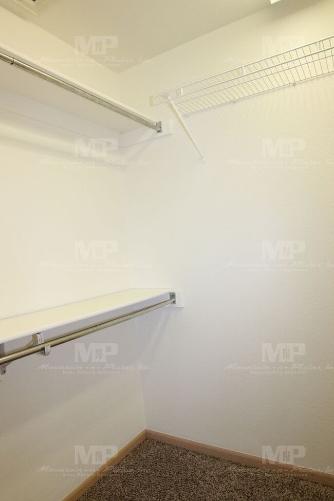 Building Photo - 419 Nokomis Ct