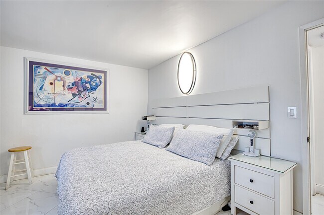 Building Photo - 111 Briny Ave