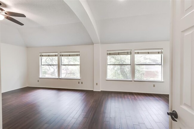Building Photo - 6407 Back Bay Ln