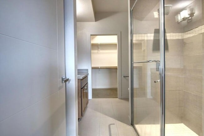 Building Photo - Newer & Beautiful 2bd/2bth condo in Ashland