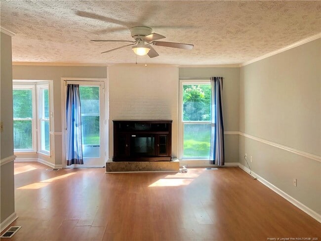 Building Photo - 694 Dowfield Dr