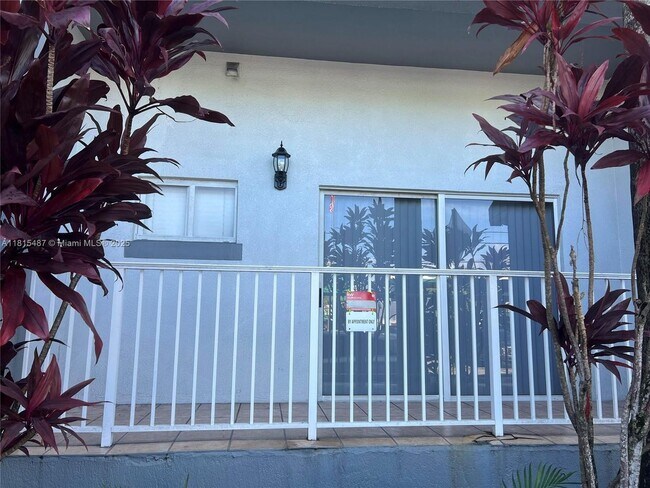 Building Photo - 2734 Bird Ave