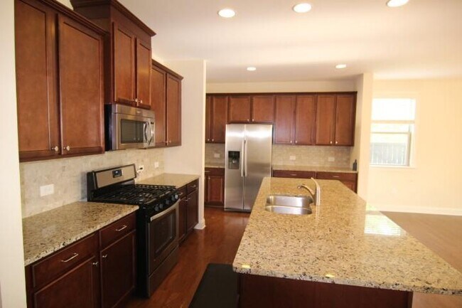 Building Photo - 8305 Harlond Way