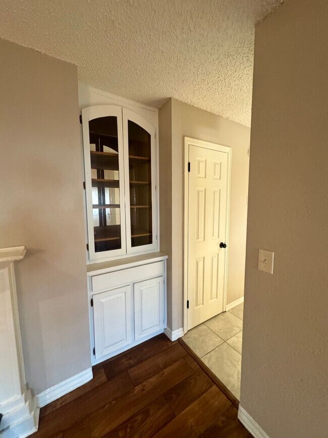 Building Photo - Updated CONDO in Rockrimmon with POOL, TENNIS and PICKLEBALL COURTS!