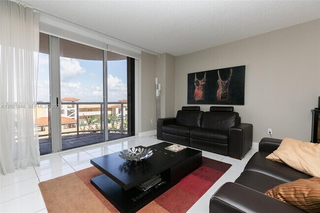 Building Photo - 8855 Collins Ave