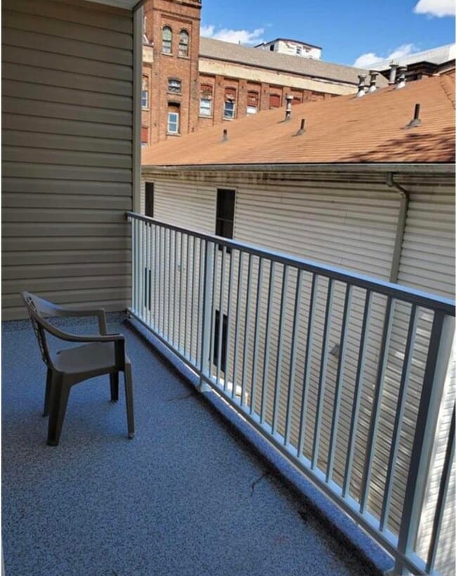 Building Photo - 545 39th St