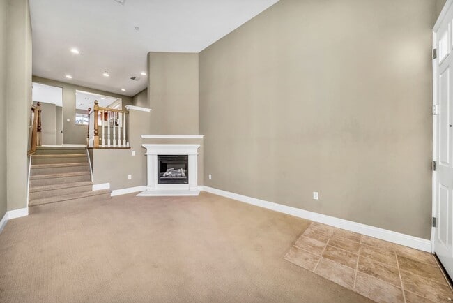 Building Photo - 3-Bedroom Townhome for Rent in Fremont!