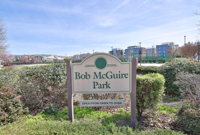 Building Photo - Milpitas Penthouse Condo 2 bed / 2 bath, m...
