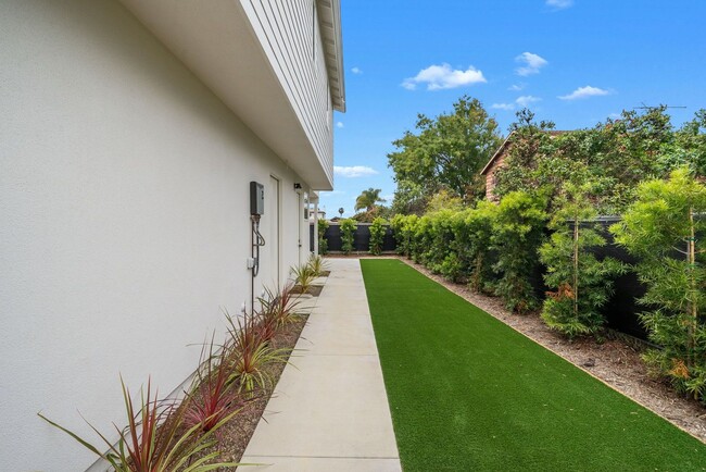 Building Photo - Introducing a stunning newly constructed t...