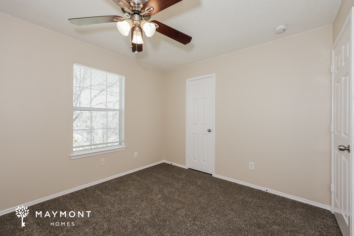 Building Photo - 2214 Sumac Dr