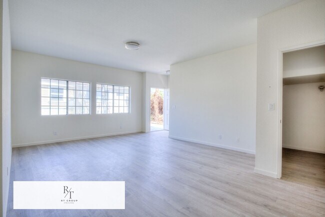 Building Photo - Welcome to this beautifully renovated home...