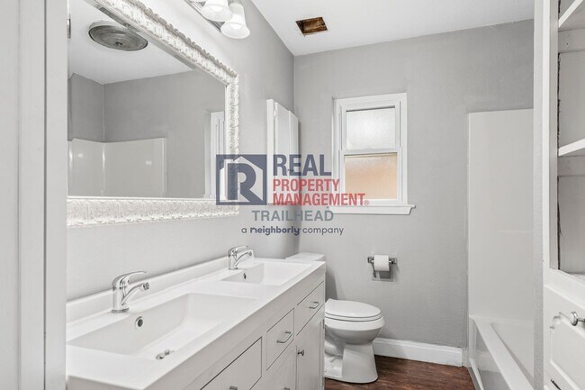 Building Photo - Beautiful 3 Bed-2 Bath Home in a Great Loc...