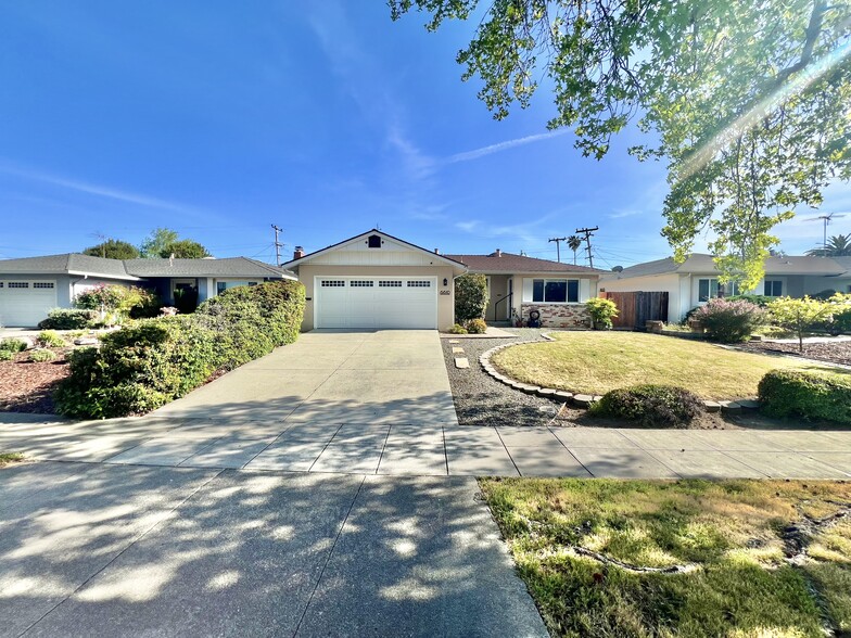 Building Photo - 6610 Canterbury Ct