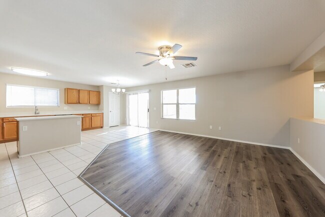 Building Photo - 8211 W Mission Ln