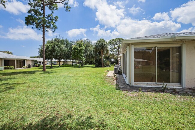 Building Photo - 459 Franconia Cir