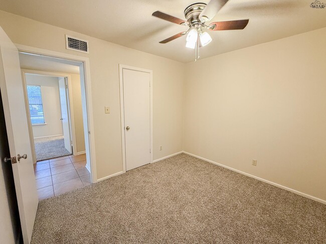 Building Photo - 5011 Rock Point St