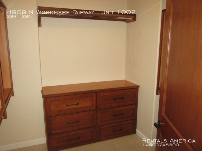 Building Photo - MOVE IN SPECIAL