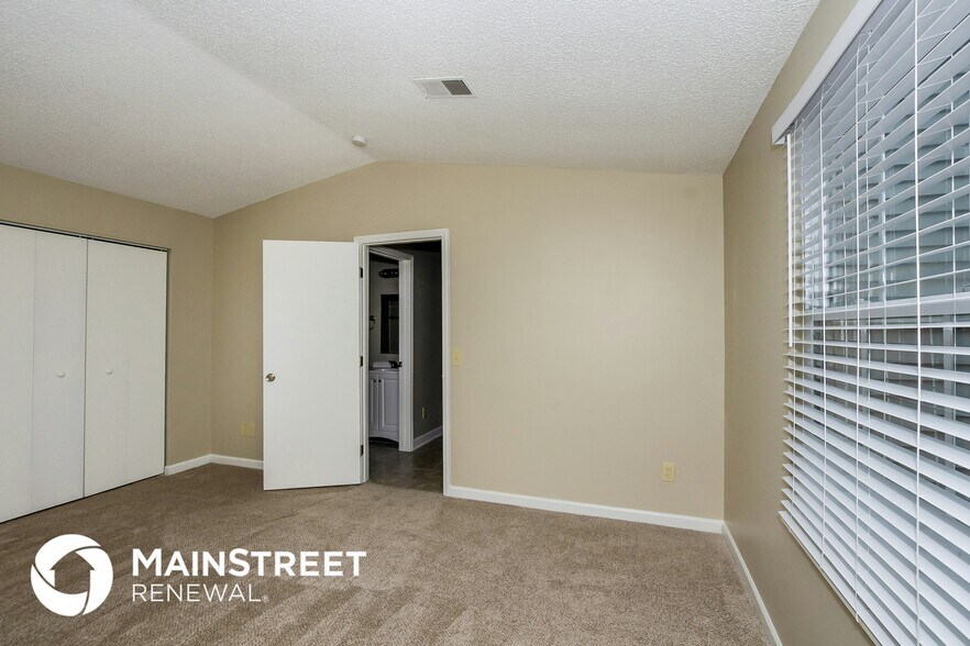 Building Photo - 7950 Monfreya Ct