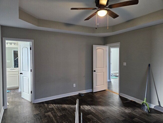 Building Photo - 211 Breakwater Dr