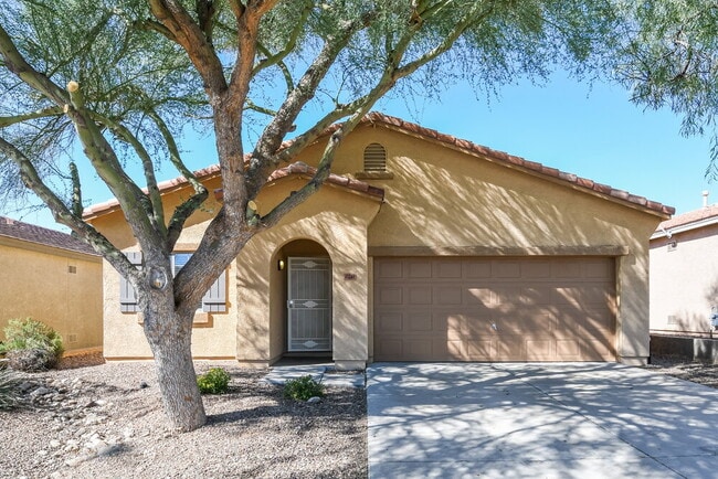 Building Photo - 41240 N Hudson Trail