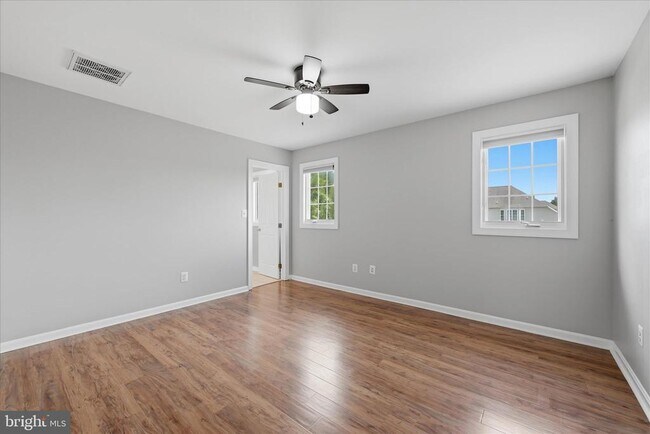 Building Photo - 102 Bramble Ct